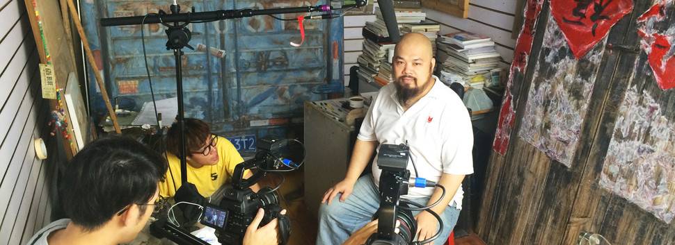 07.Interview with Zhao Bei, Painter in Dafen village© Luisa E. Mengoni