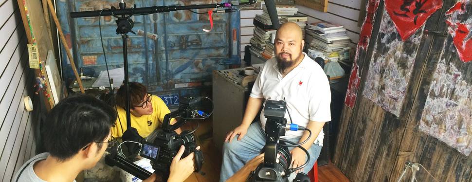 07.Interview with Zhao Bei, Painter in Dafen village© Luisa E. Mengoni