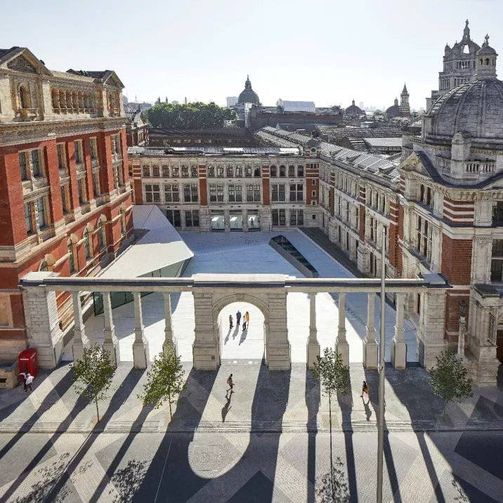 V&A