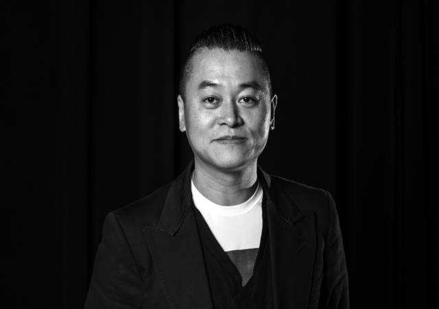 何见平-横
