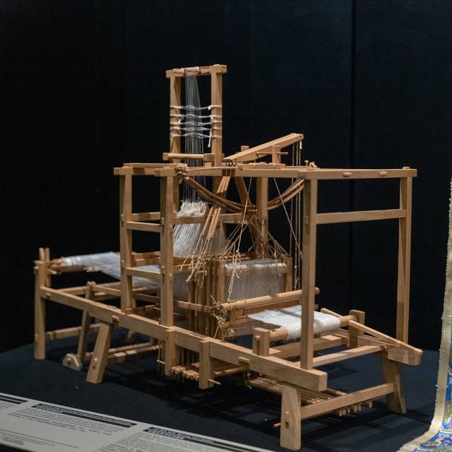 小花楼织机模型
