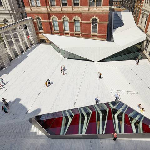 V&A’s Exhibition Road Entrance, designed by AL_A, UK, 2017. Image Hufton+Crow / V&A博物馆展览路入口；设计：AL_A(英国)，于2017年完工 © Hufton+Crow